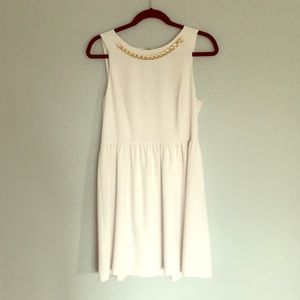 White midi dress with necklace chain  from Kenzie